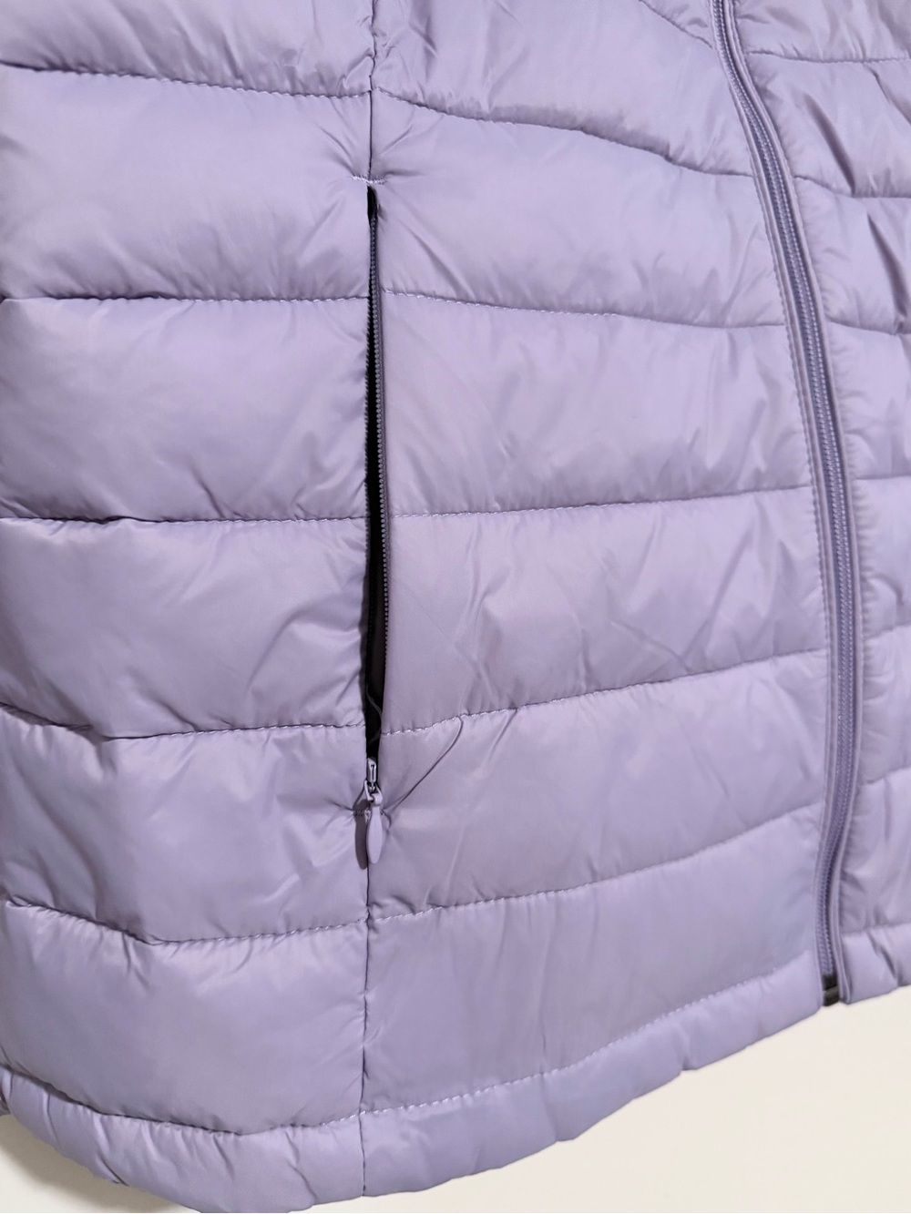 Amazon Essentials Women's Light Dusty Grape Packable Puffer Jacket - Picture 4 of 9